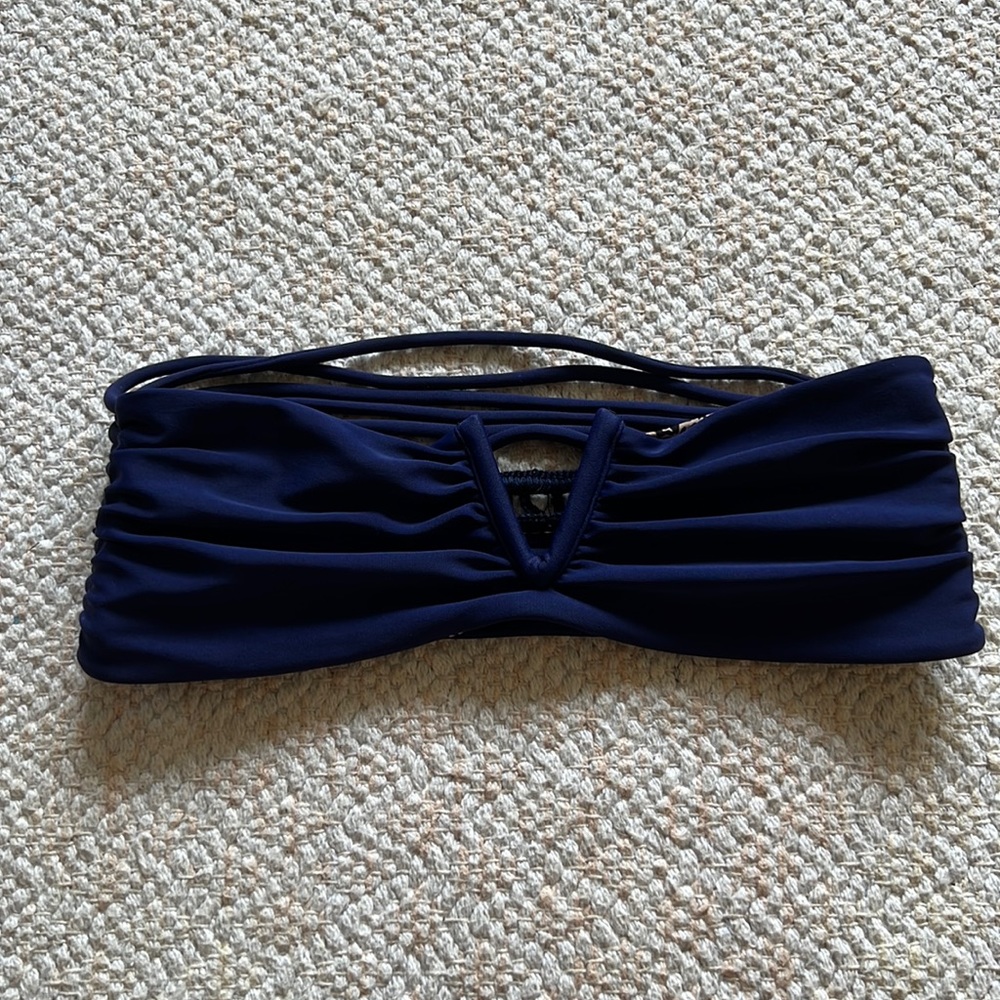 Acacia top navy blue size xs